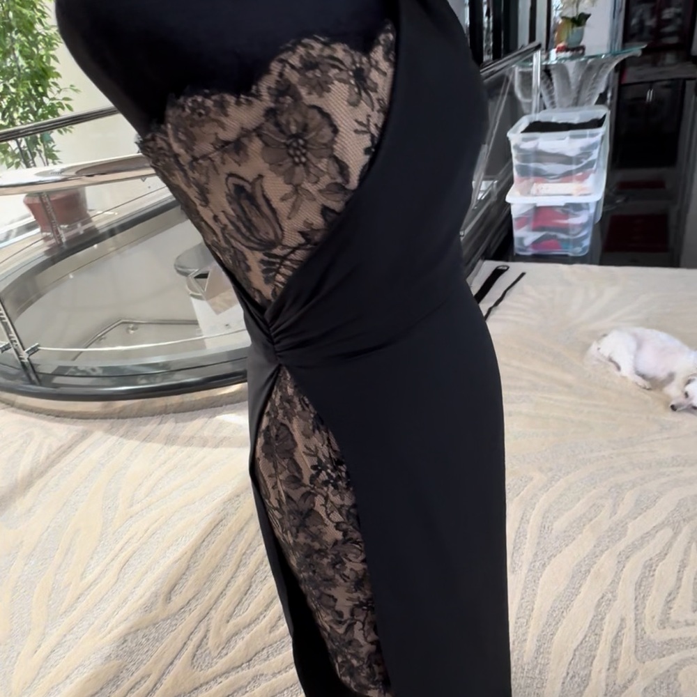 Vintage Bill Blass Black and Cream lace Peek-a-boo Gown - Picture 4 of 12